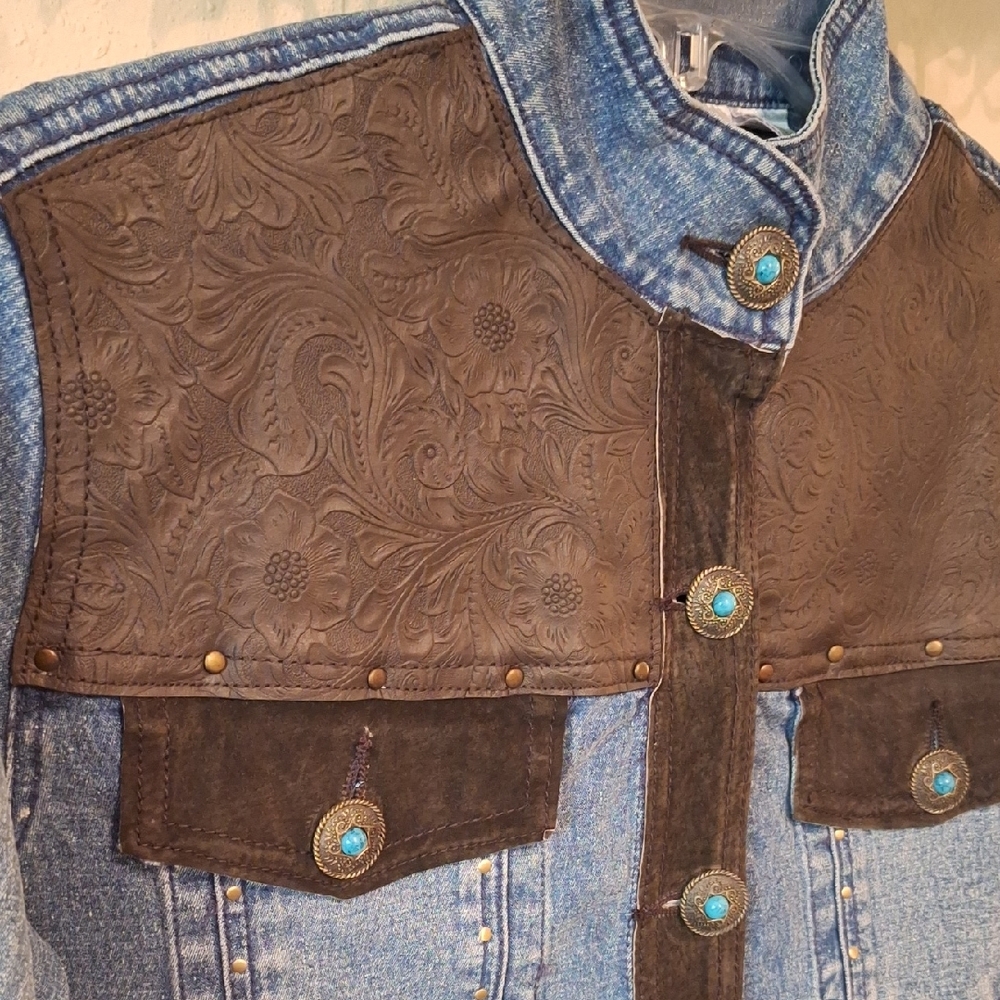 DG2 by Diane Gilman Blue and Brown Denim Jacket. Excellent Condion NWT Size XS - Picture 5 of 13